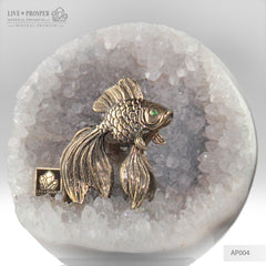 Bronze figure of goldfish with demontoids eyes in amethyst agate geodes sphere on a dolerite plate Бронзовая "Золотая" рыбка с глазами из демантоидов в шаре из жеод агата аметиста на пластине из долерита