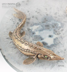 Gift for fisherman  Bronze figures of fisherman and sturgeon with demantoid inserts on agate and marvel plates Agate with bronze Подарок рыбаку Бронзовые рыбак и осётр со вставками из демантоидов на агатовой и мраморной пластинах агат с бронзой кабинетная скульптура 
