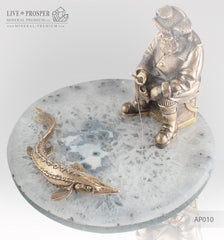 Gift for fisherman  Bronze figures of fisherman and sturgeon with demantoid inserts on agate and marvel plates Agate with bronze Подарок рыбаку Бронзовые рыбак и осётр со вставками из демантоидов на агатовой и мраморной пластинах агат с бронзой кабинетная скульптура 