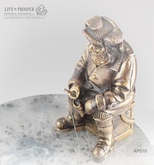 Gift for fisherman  Bronze figures of fisherman and sturgeon with demantoid inserts on agate and marvel plates Agate with bronze Подарок рыбаку Бронзовые рыбак и осётр со вставками из демантоидов на агатовой и мраморной пластинах агат с бронзой кабинетная скульптура 