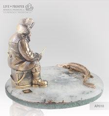 Gift for fisherman  Bronze figures of fisherman and sturgeon with demantoid inserts on agate and marvel plates Agate with bronze Подарок рыбаку Бронзовые рыбак и осётр со вставками из демантоидов на агатовой и мраморной пластинах агат с бронзой кабинетная скульптура 