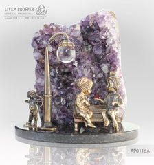 Bronze cupid and sweethearts on a bench with garnet heart with Agate Geode Amethyst and rock- crystal sphere on a dolerite plate Бронзовые амур и влюбленные на лавке с сердцем из граната с жеодой агата аметистовой друзой и шаром из горного хрусталя на пластине из долерита 