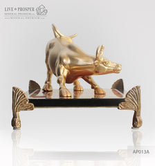 Bronze figure of bull gold plated with demantoids inserts on jasper plate Бронзовый бык с золотым напылением со вставками из демантоидов на панно из яшмы
