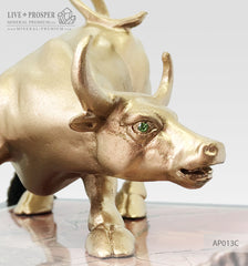 Bronze figure of bull gold plated with demantoids inserts on jasper plate Бронзовый бык с золотым напылением со вставками из демантоидов на панно из яшмы