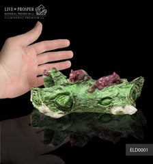 Solid ruby zoisite carving of couple mouses with ruby and gold 14k inserts  Парочка мышей на коряге из Рубин-Цоизита с рубиновыми глазами и золотыми 14к вставками. 