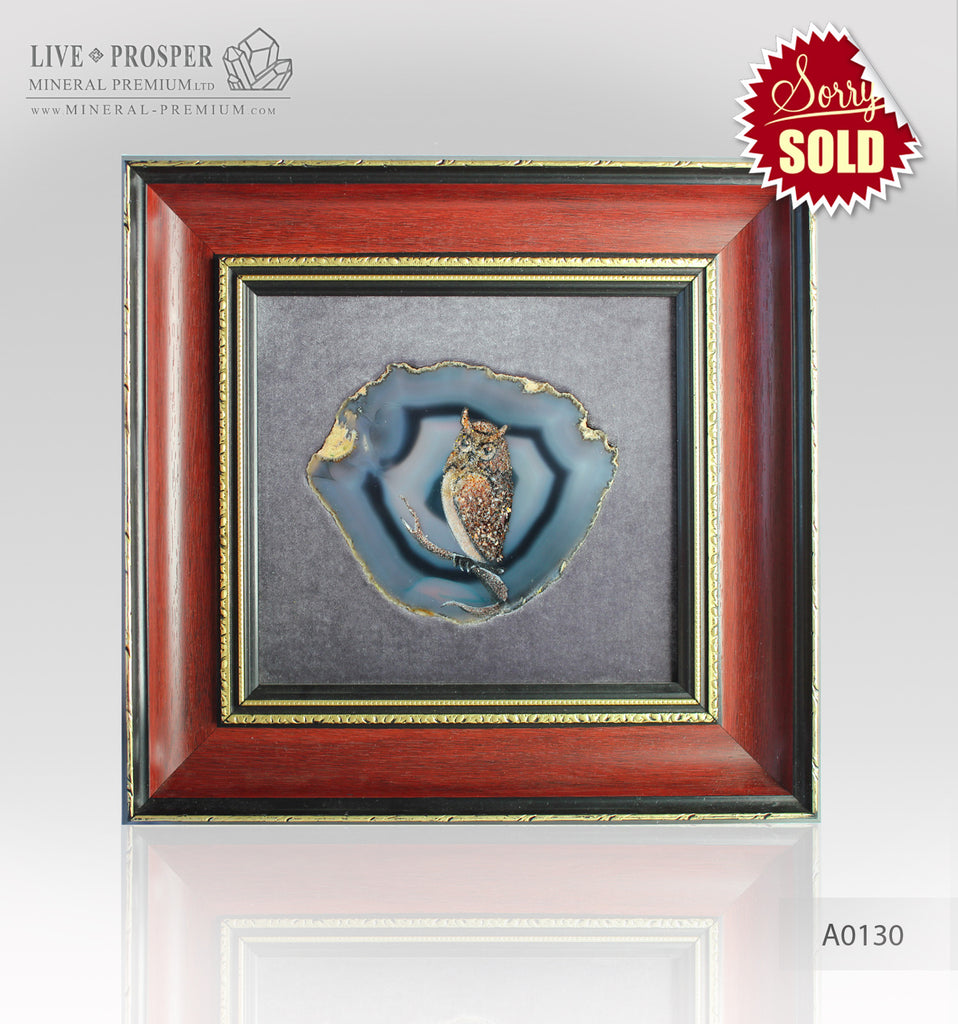 Cabinet picture "Filin - Guardian" agate plate on velvet glue board in wood frame