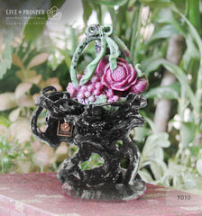  Solid ruby zoisite carving of wedding basket with flowers, berries and cicada on a Wooden stand Свадебная корзинка с цветами , ягодами и цикадой из рубин-цоизита на деревянной подставке 