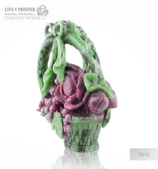  Solid ruby zoisite carving of wedding basket with flowers, berries and cicada on a Wooden stand Свадебная корзинка с цветами , ягодами и цикадой из рубин-цоизита на деревянной подставке Solid ruby zoisite carving of wedding basket with flowers, berries and cicada on a Wooden stand Свадебная корзинка с цветами, ягодами и цикадой из рубин-цоизита на деревянной подставке рубин-цоизит резьба по камню оберег для дома подарок на свадьбу 